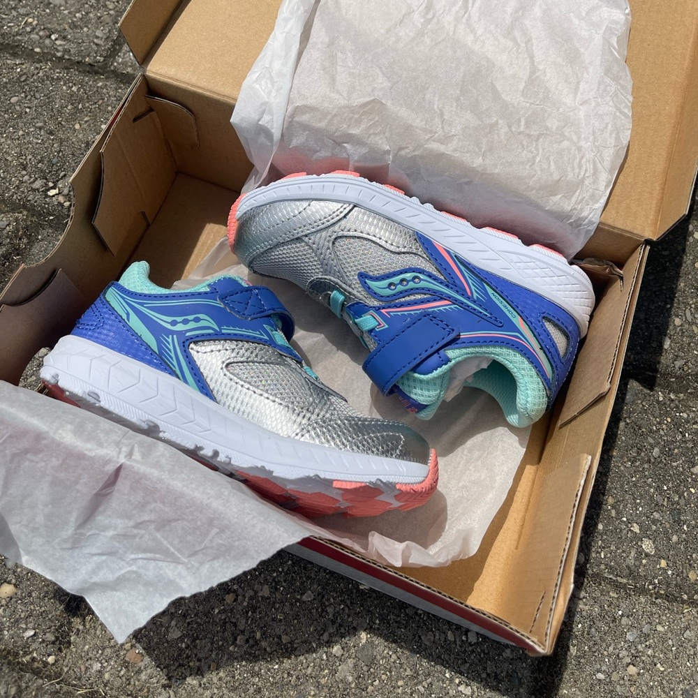 Saucony Cohesion Toddler Girl Sneaker Shoes, new in box, never worn, size 8.5